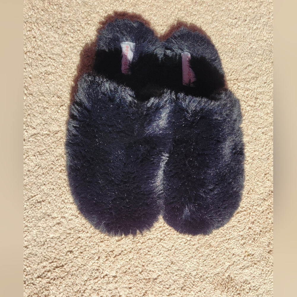 Easy Spirit Women’s Black Faux Fur Slippers Size: Large 8-9 Like new!